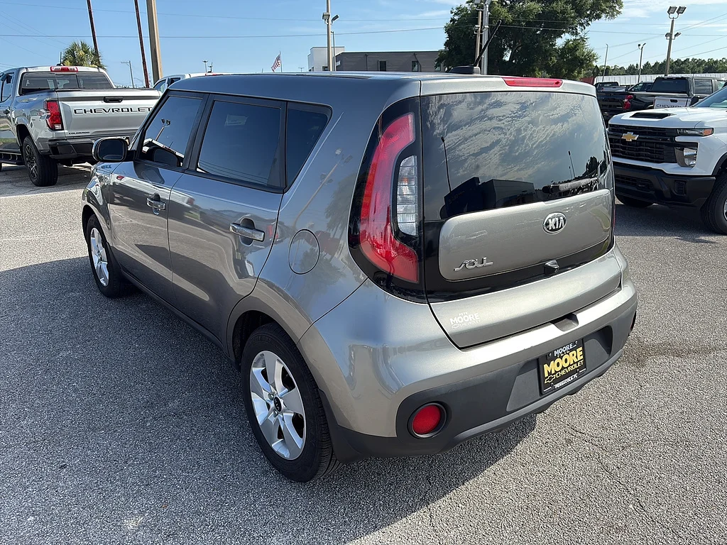 Used 2019 Titanium Gray Kia  image 6