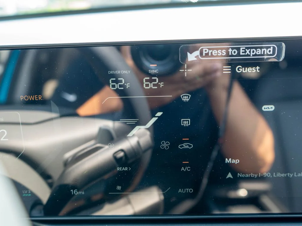 New 2026 Ocean Blue Kia Wind AWD image 27