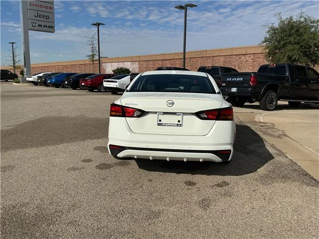 Used 2025 Pearl White Tricoat Nissan SV image 7
