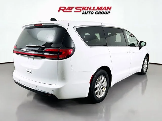 Used 2024 White Chrysler Touring L image 7