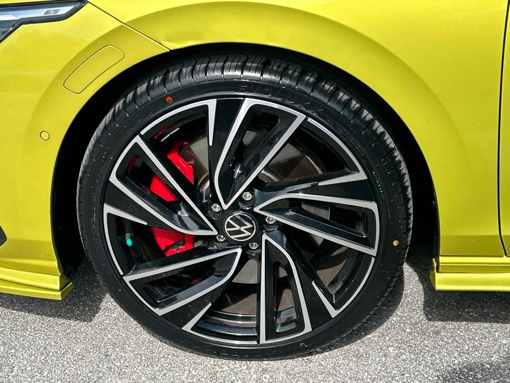 Used 2022  Volkswagen Autobahn image 55