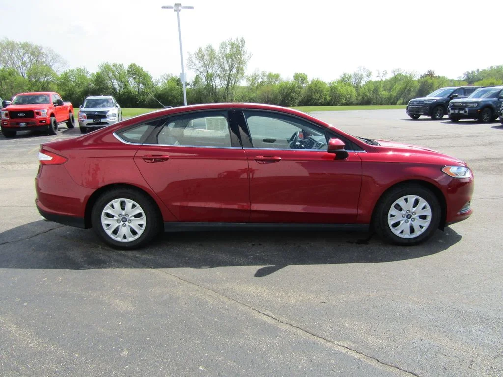 Used 2014 Ruby Red Tinted Clearcoat Ford S image 9