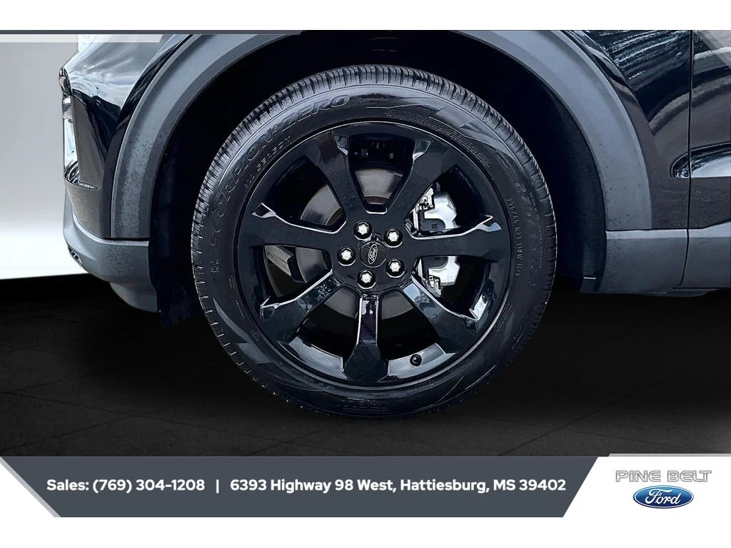 Certified Used 2023 Agate Black Metallic Ford ST-Line image 7