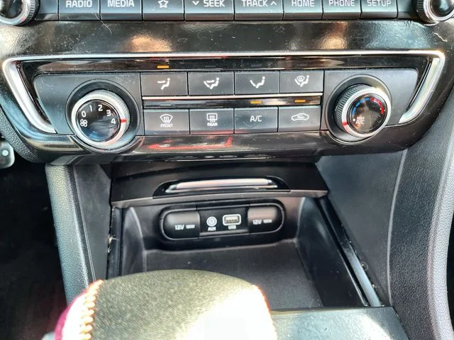 Used 2019 White Kia LX image 18