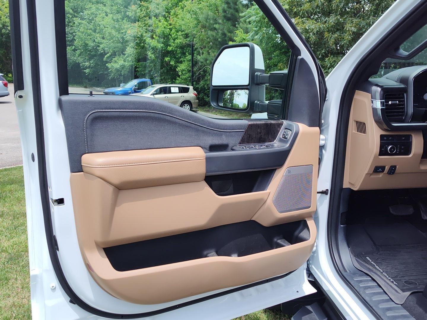 Used 2023 Oxford White Ford LARIAT image 12