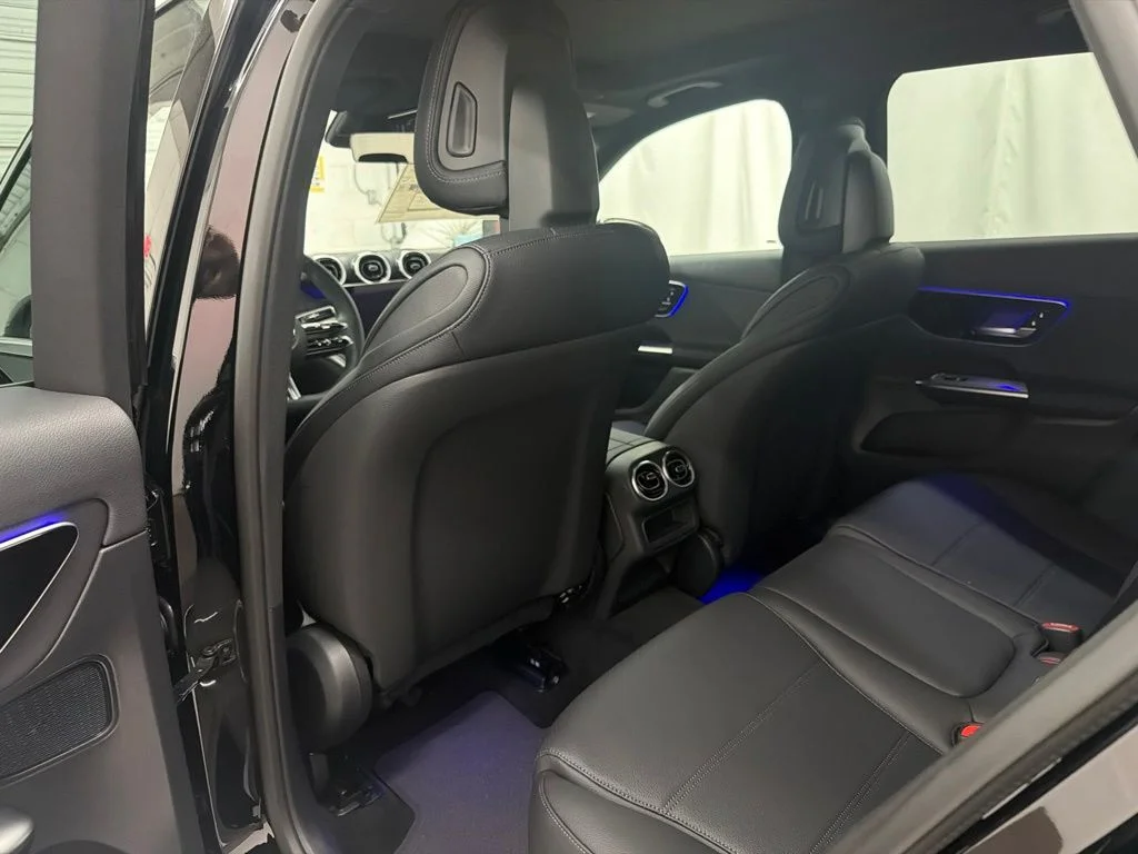 New 2027 Black Mercedes-Benz GLC 300 image 22