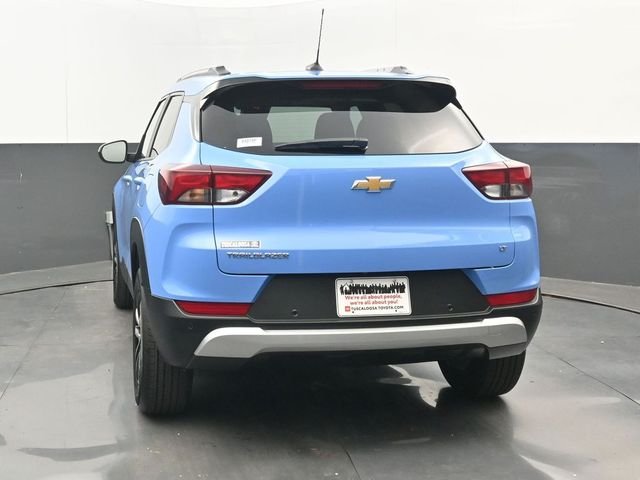 Used 2024 Fountain Blue Chevrolet LT image 17