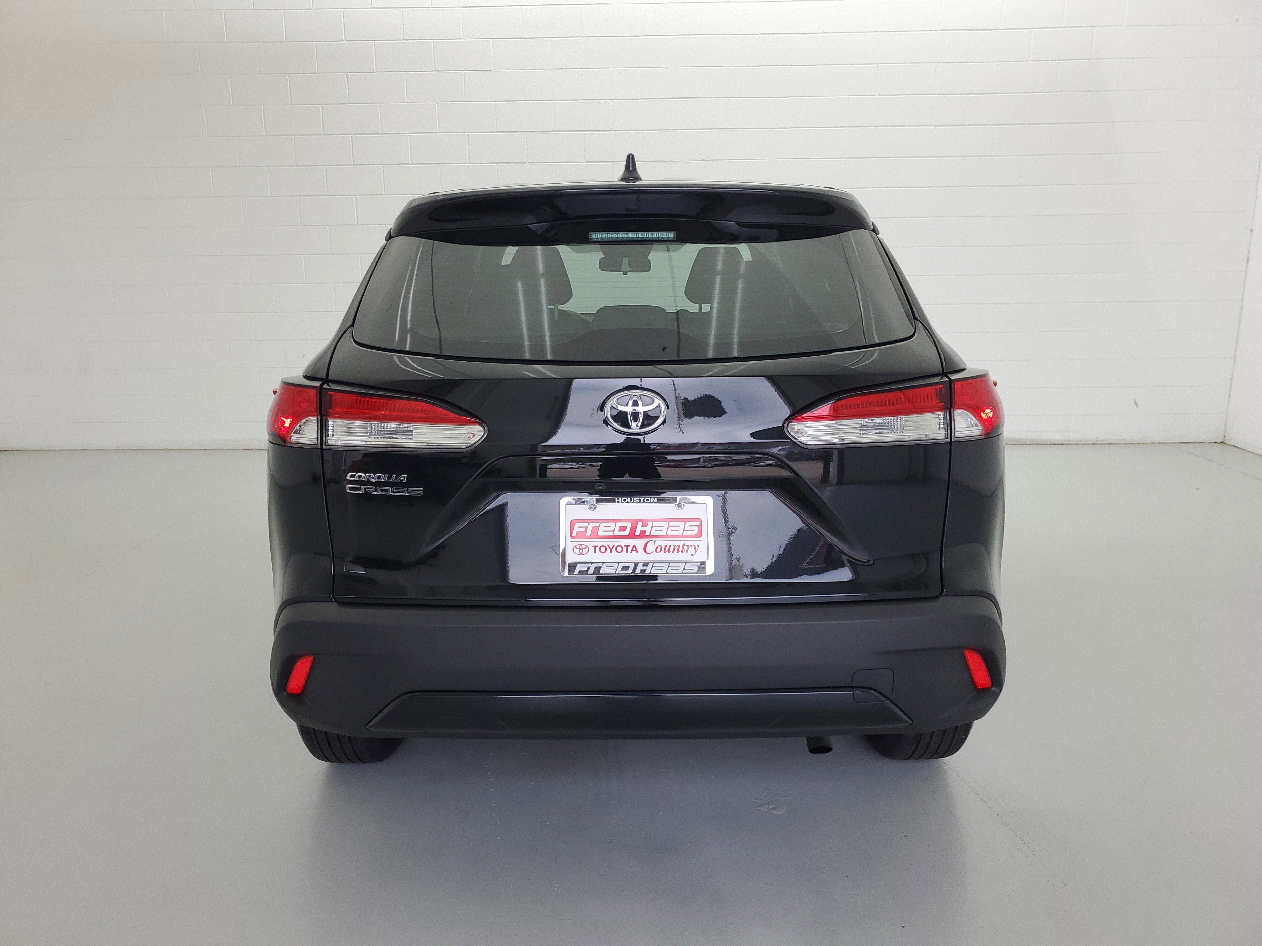 Used 2025 Jet Black Toyota L image 6