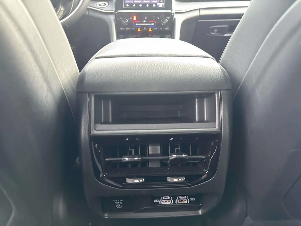 Used 2024 Gray Jeep Altitude X image 11