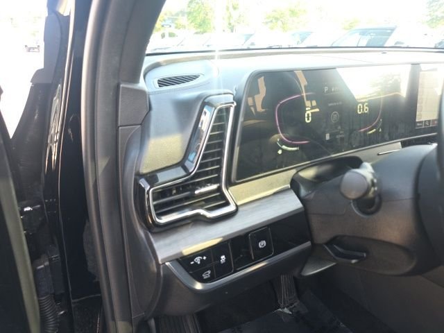 Used 2023 Black Kia X-Line image 14