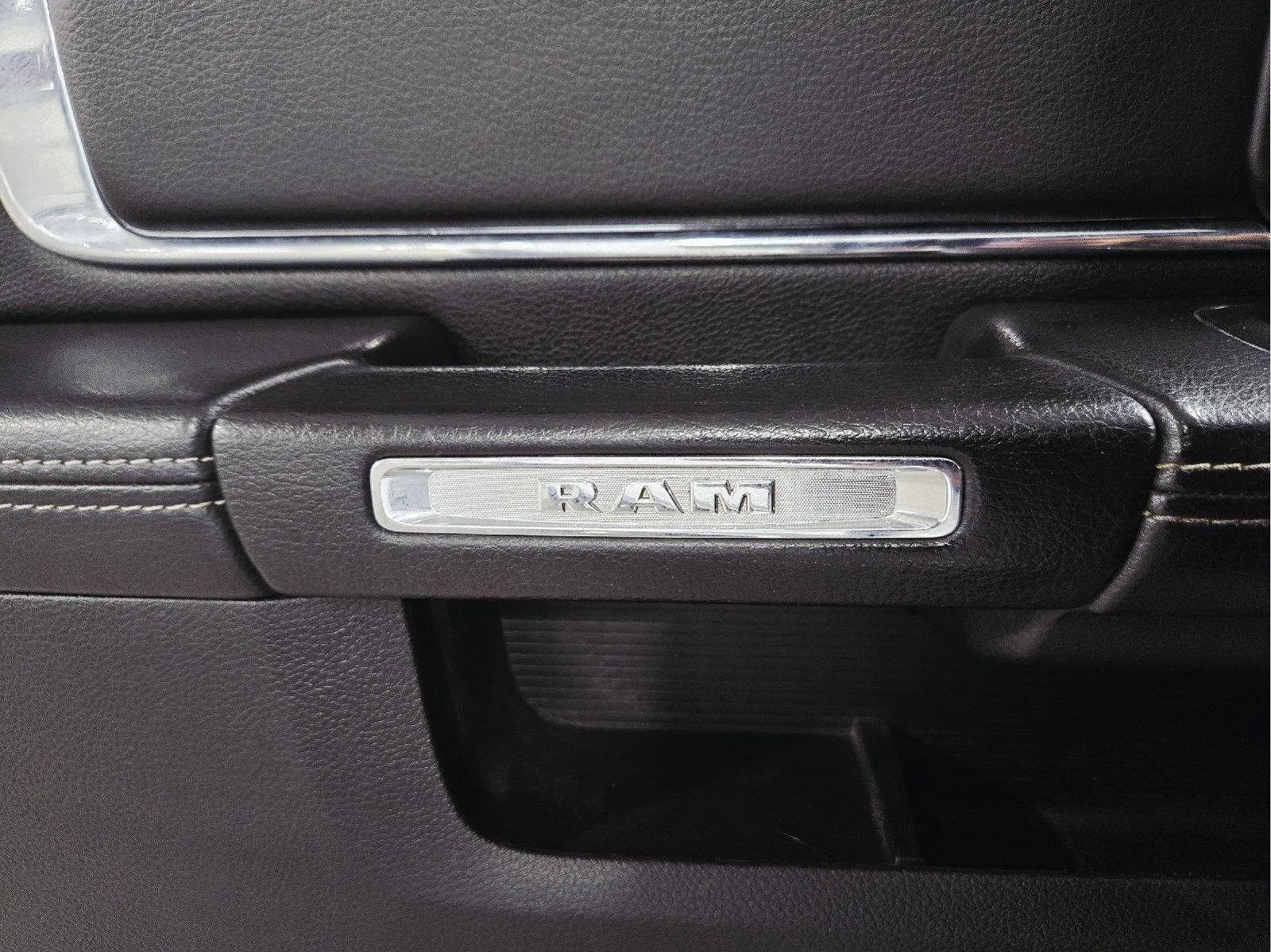 Used 2016 Bright White Clearcoat Ram Laramie image 23