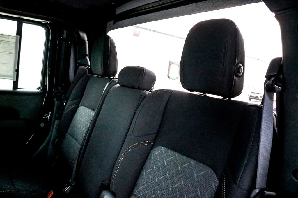 New 2025 Black Jeep Mojave image 19