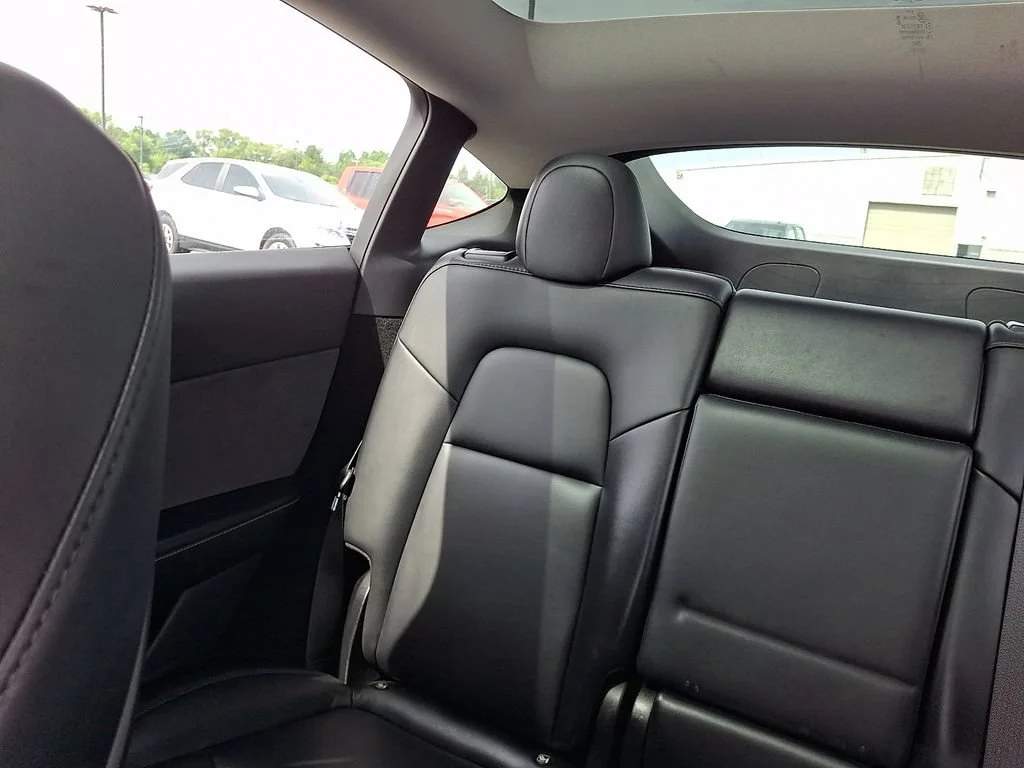Used 2023  Tesla Long Range image 18