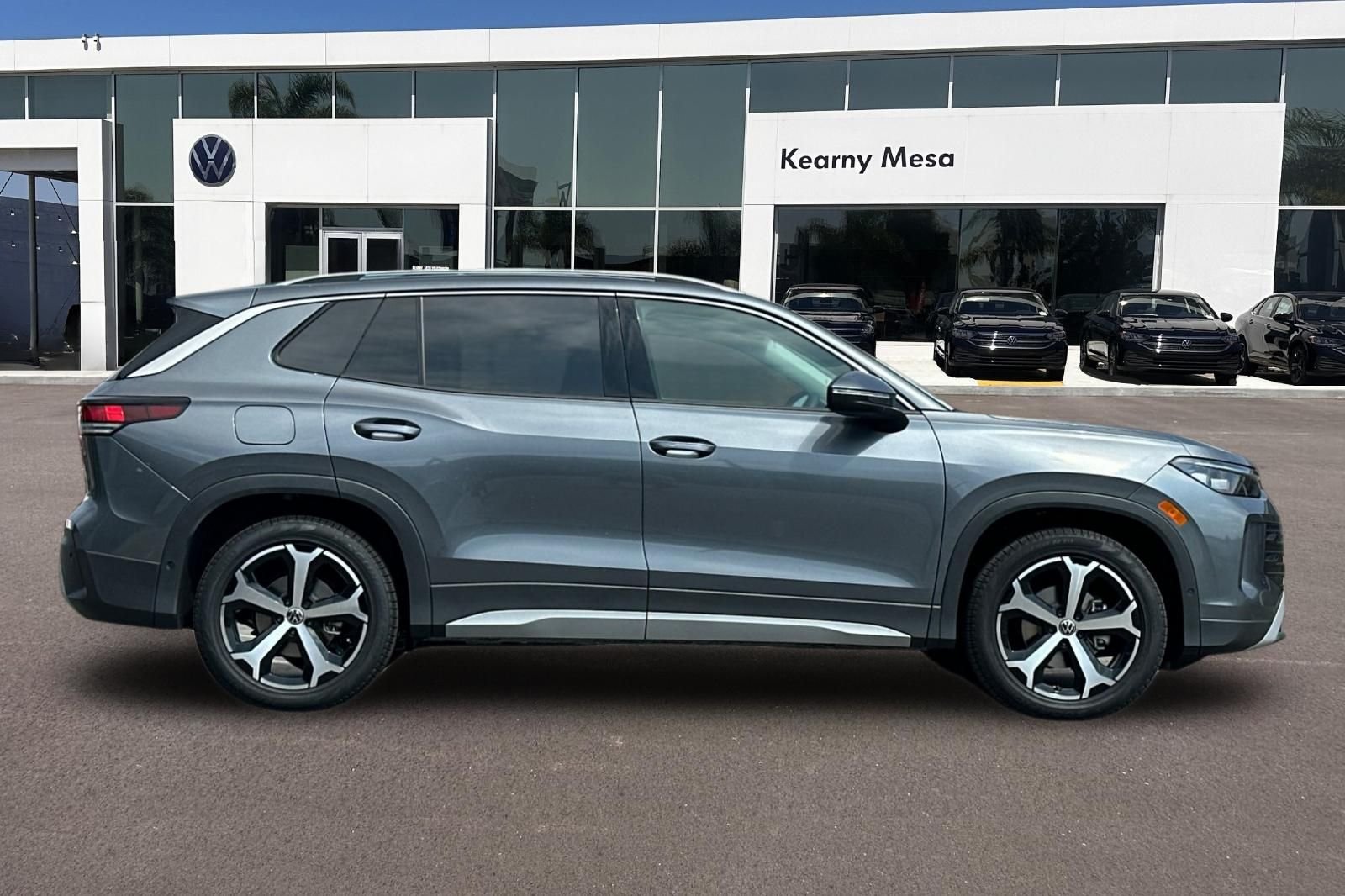 New 2026 Platinum Gray Metallic Volkswagen 2.0T SE image 3