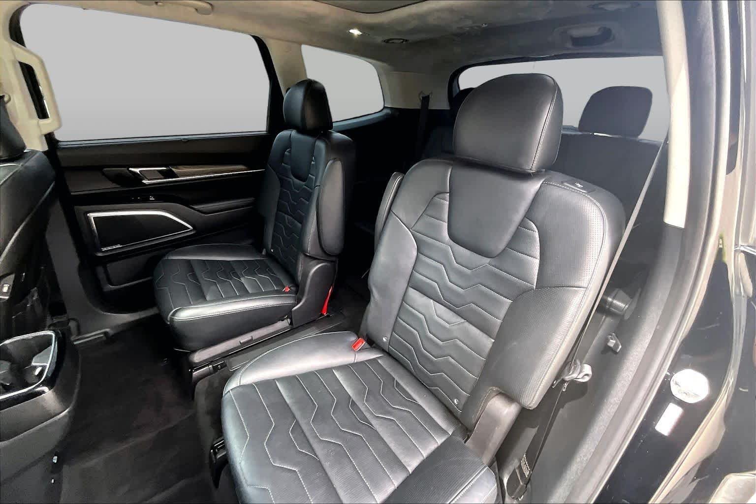 Used 2020 Ebony Black Kia SX image 18