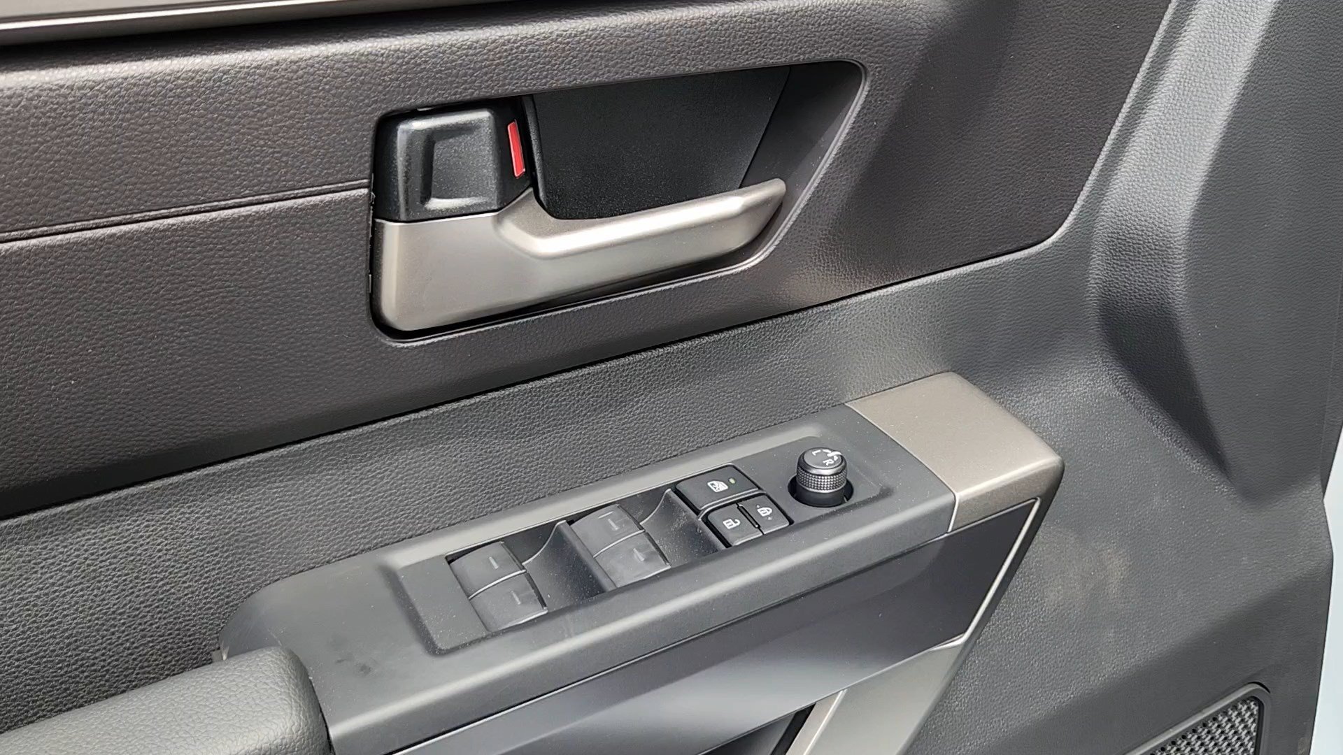 2026 Toyota Tundra SR5 - Photo 7