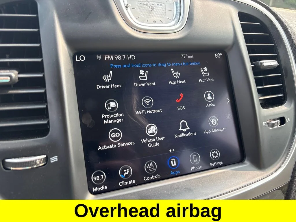 Used 2018 Silver Chrysler Limited image 30