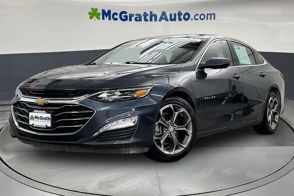 Used 2020 Gray Chevrolet LT image 2