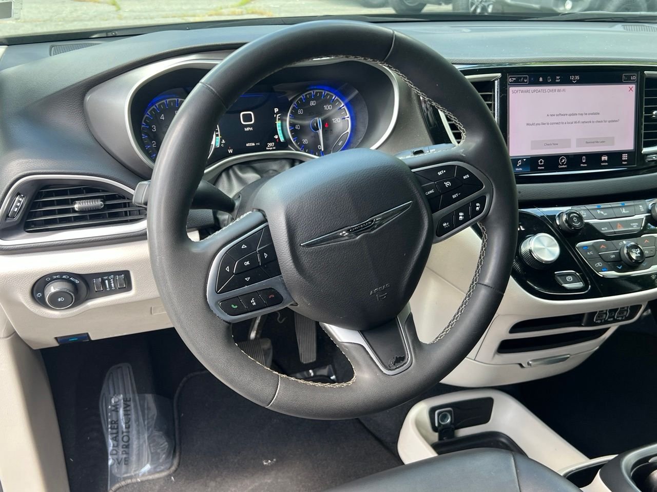 Used 2024 Black Chrysler Touring L image 13