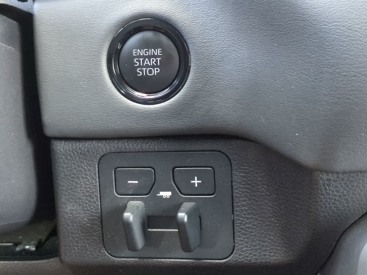Used 2025 Magnetic Gray Metallic Toyota Platinum image 27