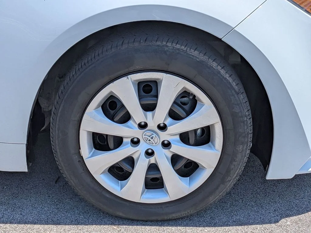 Used 2023 White Toyota LE image 9