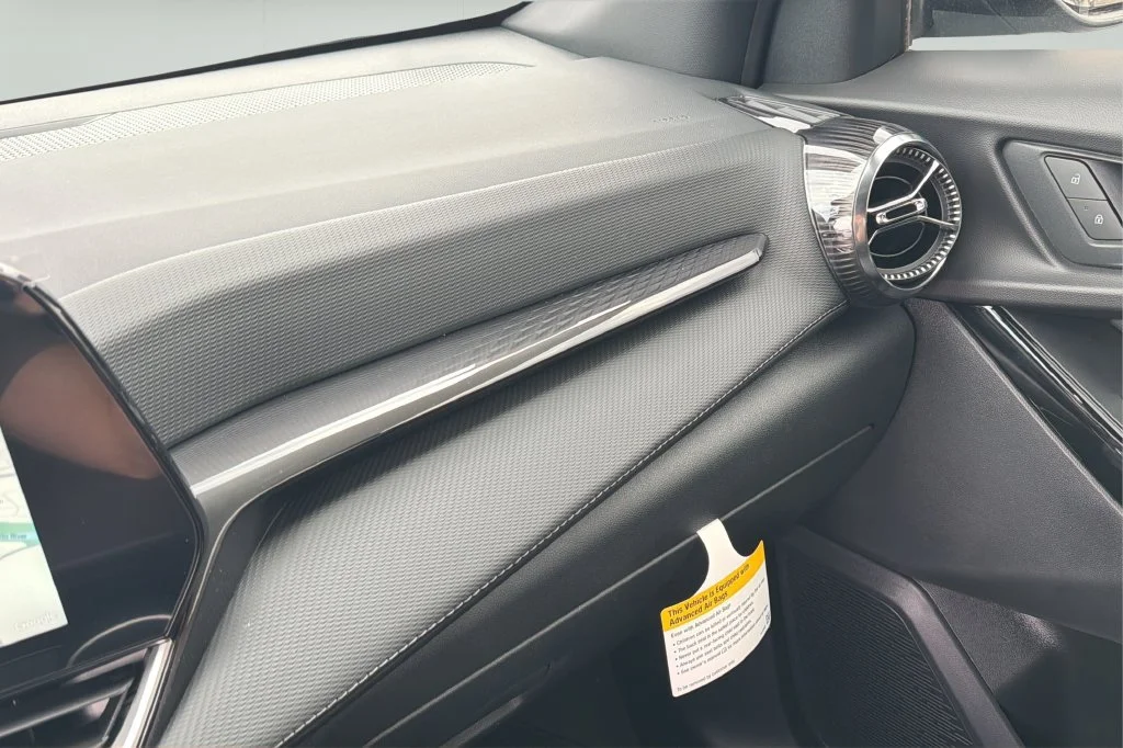 New 2027 Sterling Gray Metallic Chevrolet LT image 29