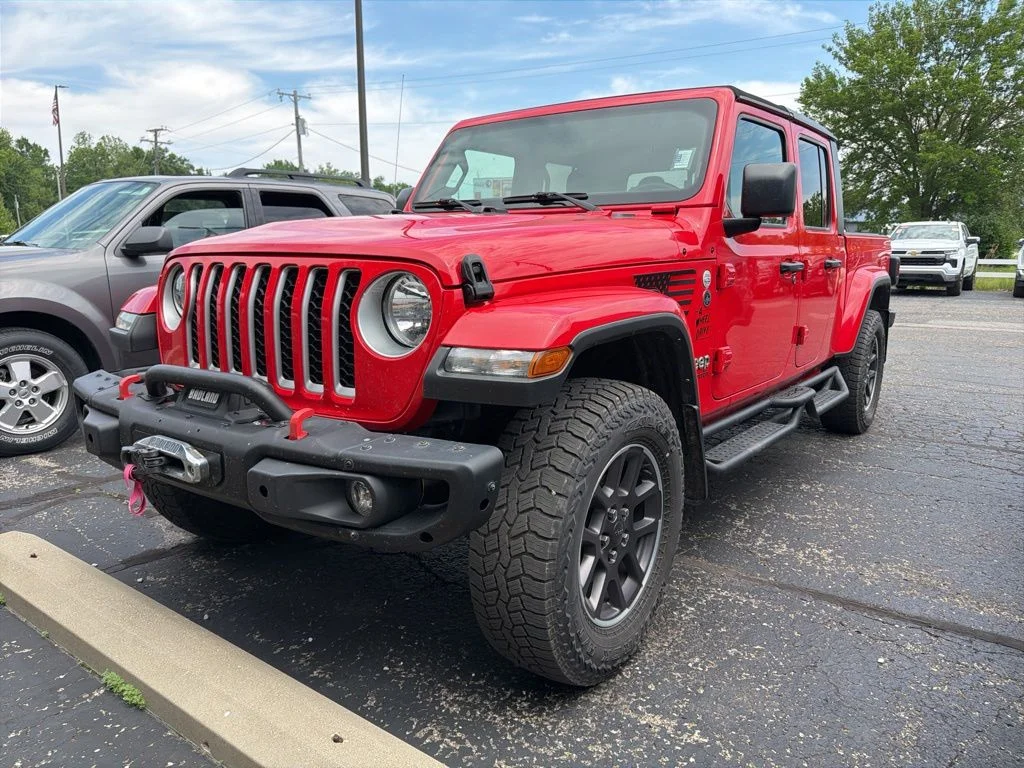 Used 2022 Red Jeep Overland image 2