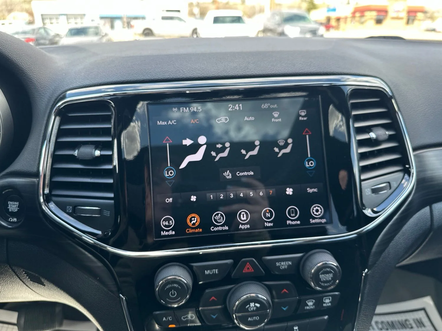 Used 2020 Red Jeep Altitude image 46
