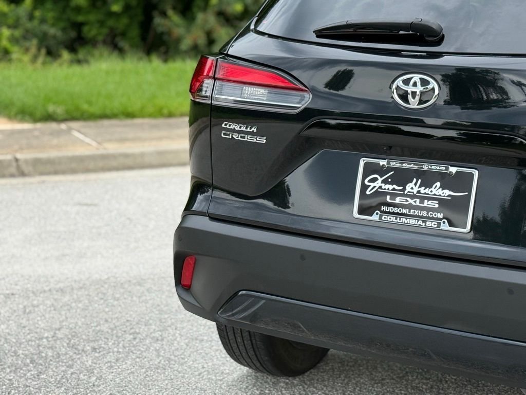 Used 2025 Black Toyota XLE image 12