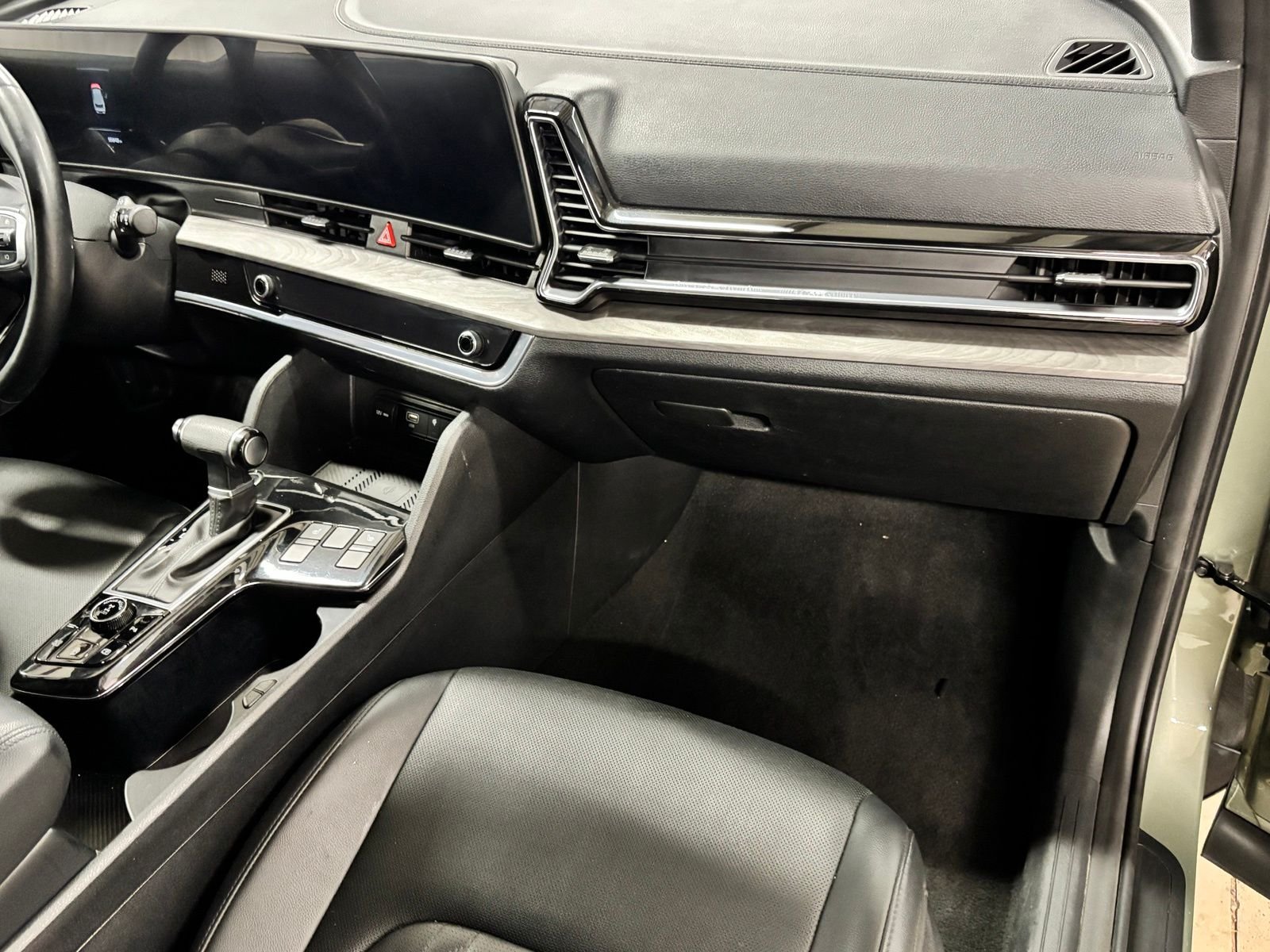 Used 2023 Green Kia X-Line image 21
