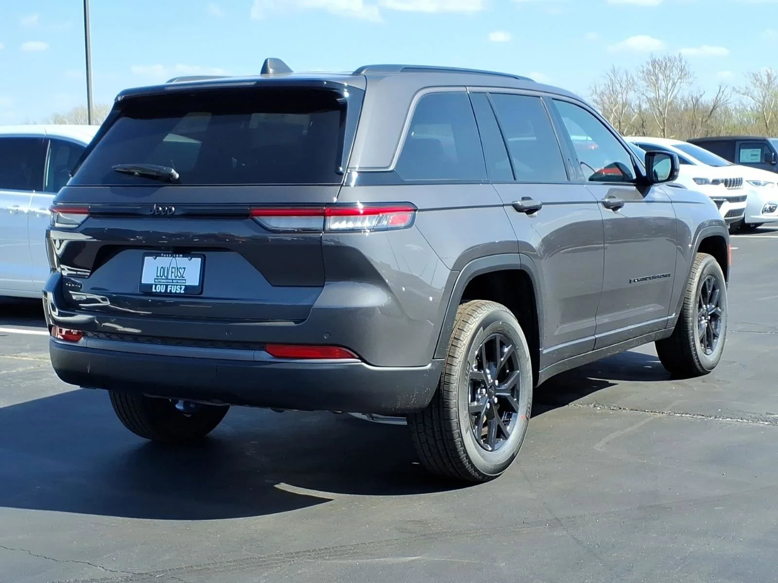 New 2026 Baltic Gray Metallic Clear-Coat Exterior Paint Jeep Altitude image 17
