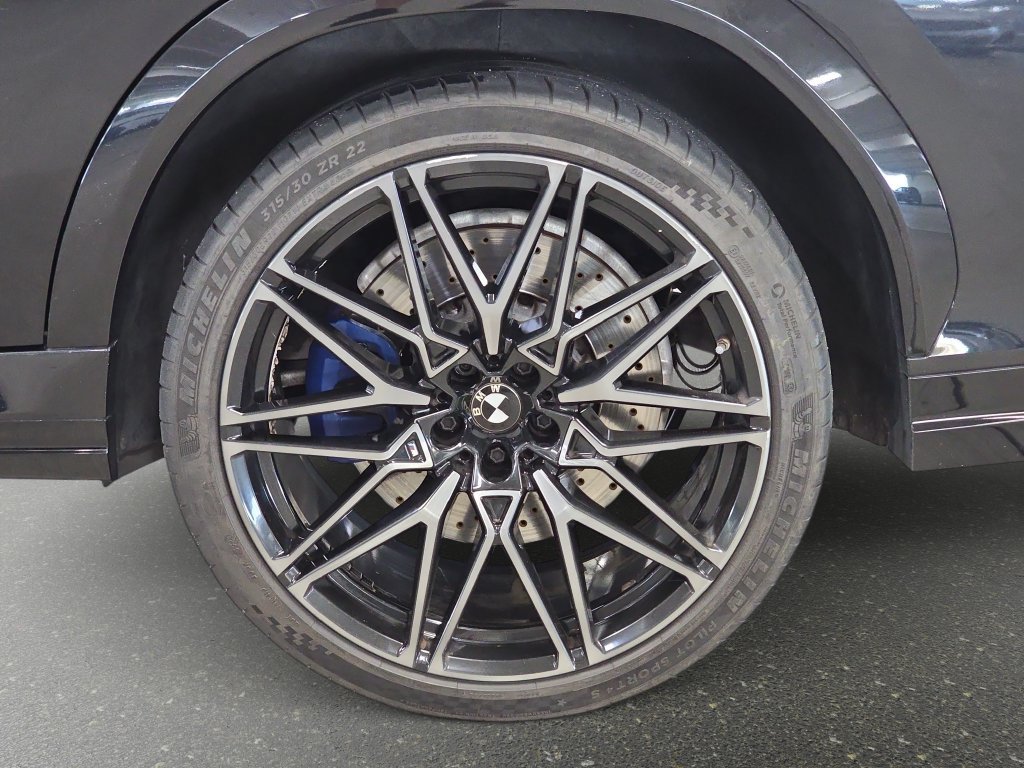 Used 2021 Black Sapphire Metallic BMW  image 32