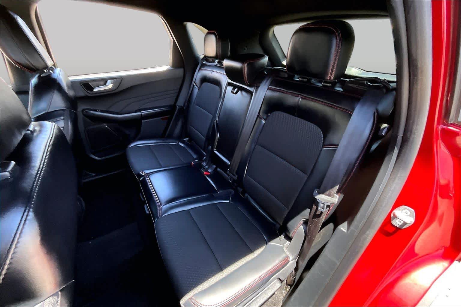 2025 Ford Escape ST-Line - Photo 18