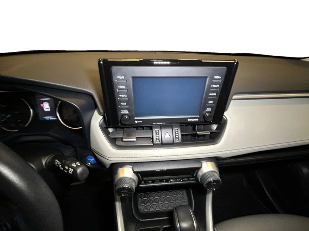 Used 2021 Pearl Toyota XLE Premium image 10