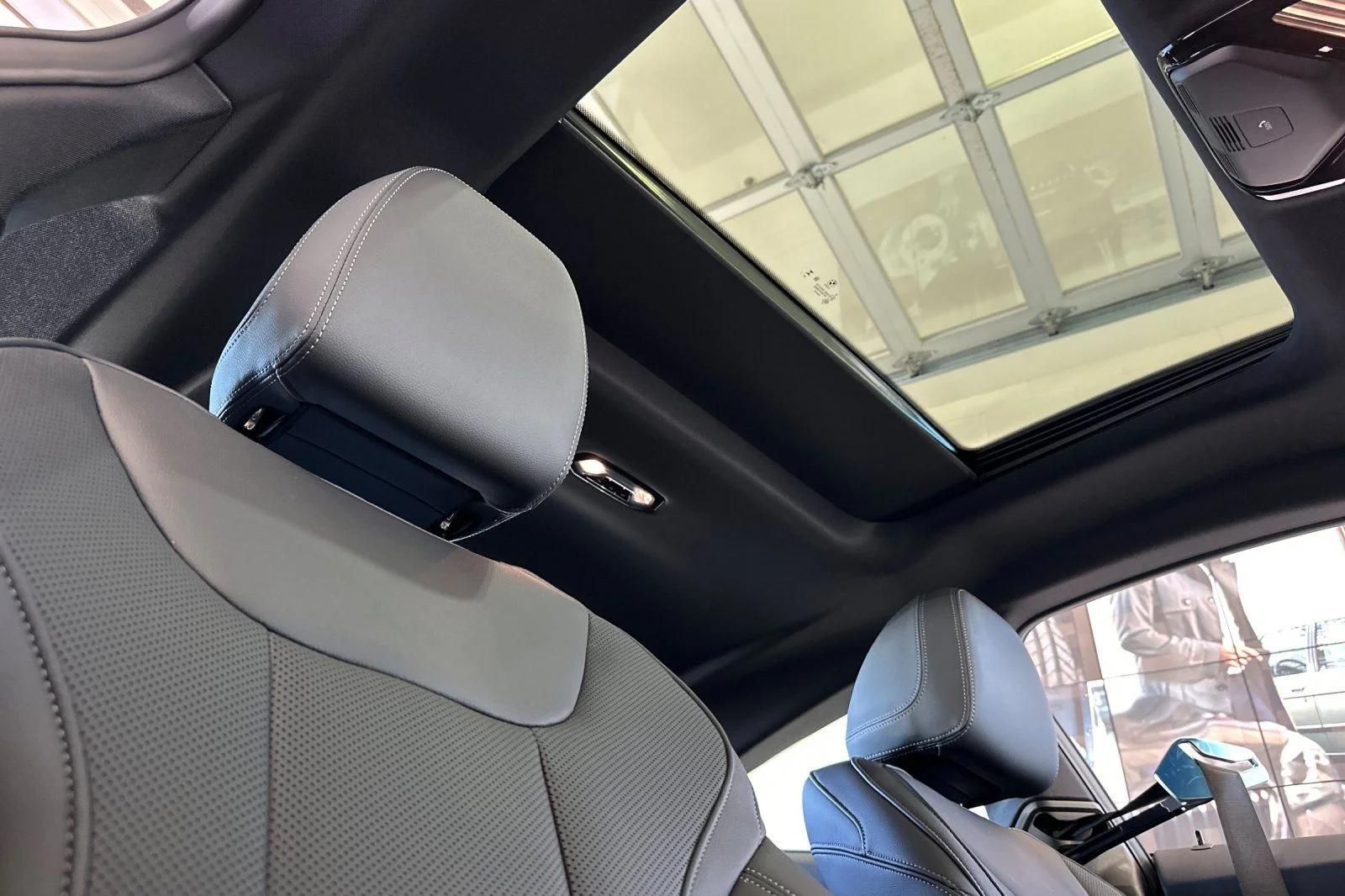 New 2027 Dravit Grey Metallic BMW M440i xDrive image 13