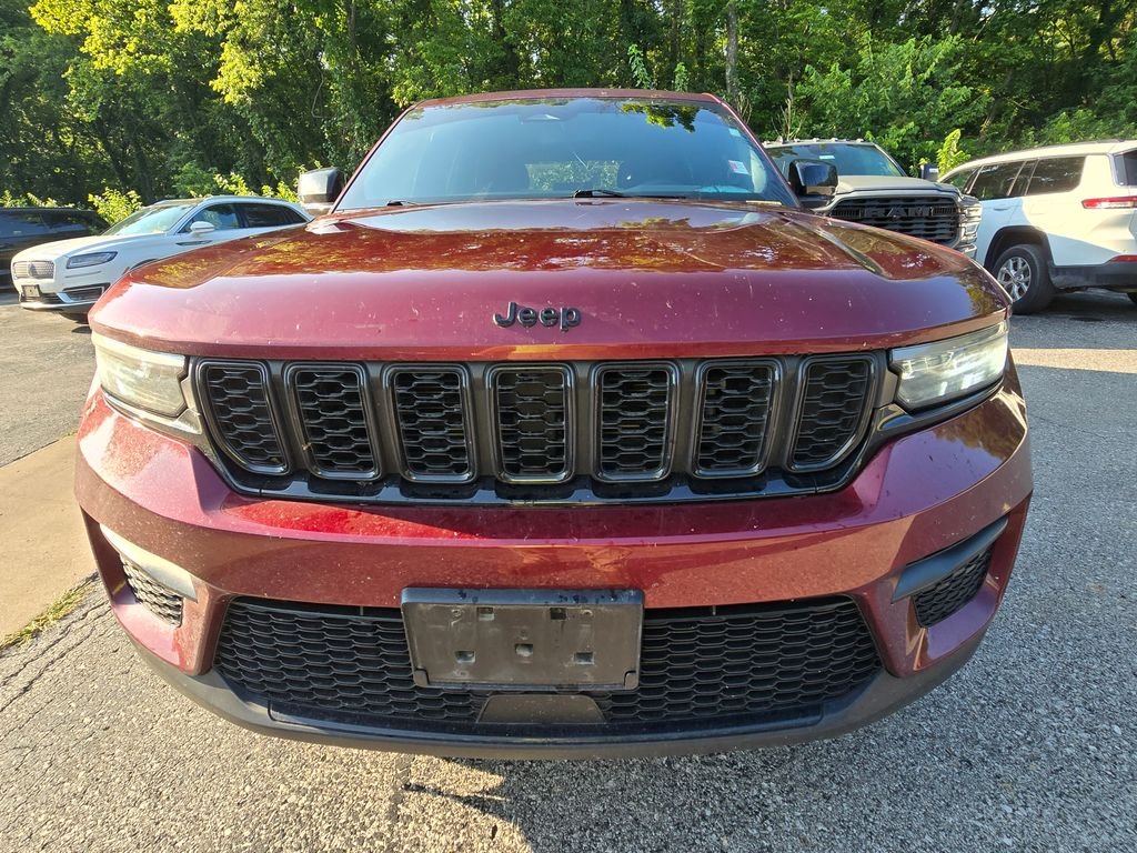 Used 2023 Red Jeep Altitude X image 12