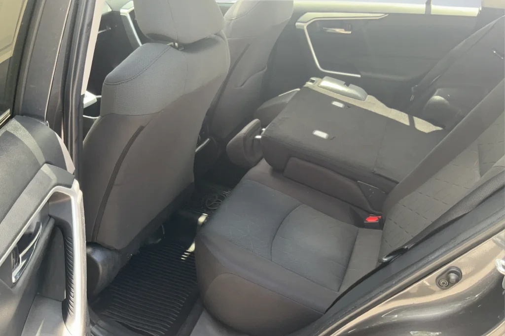 2023 Toyota RAV4 XLE - Photo 41