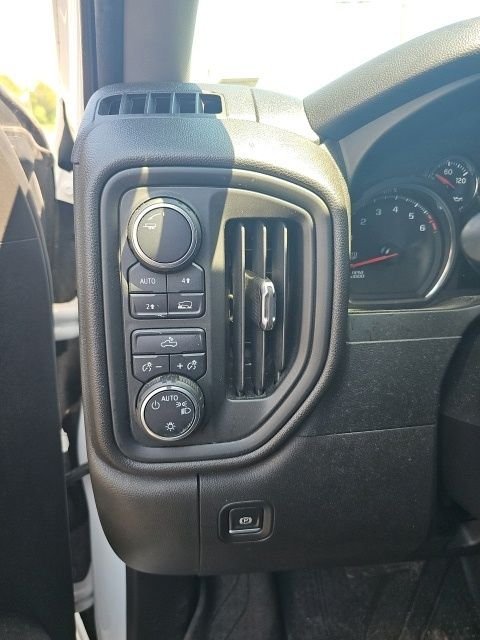 Used 2021 Summit White Chevrolet Custom image 9