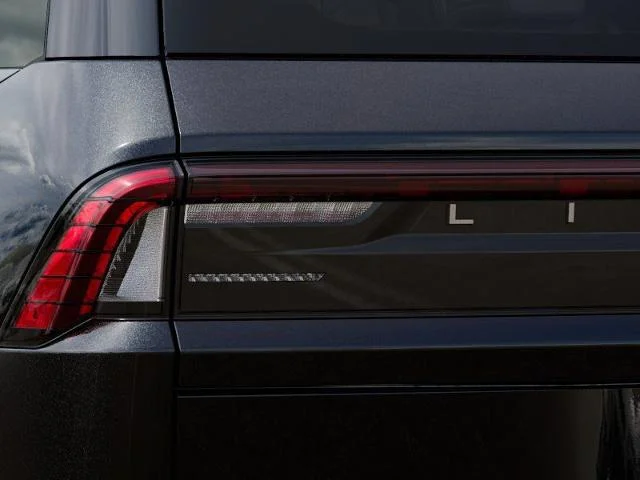 New 2027 Infinite Black Metallic Clearcoat Lincoln Reserve image 21