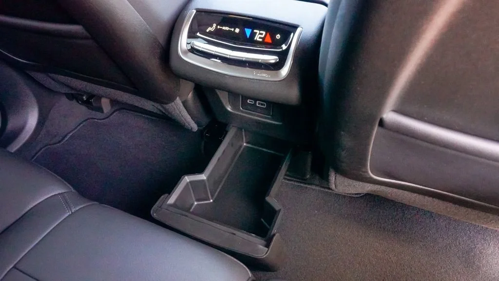 2025 Cadillac XT6 Luxury - Photo 17