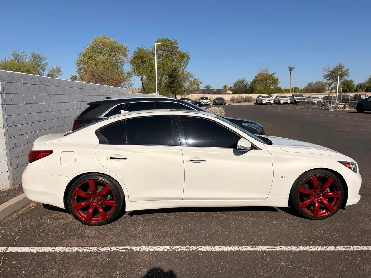 Used 2015 Moonlight White INFINITI Premium image 5