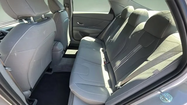 Used 2025 Gray Hyundai SEL Sport image 19