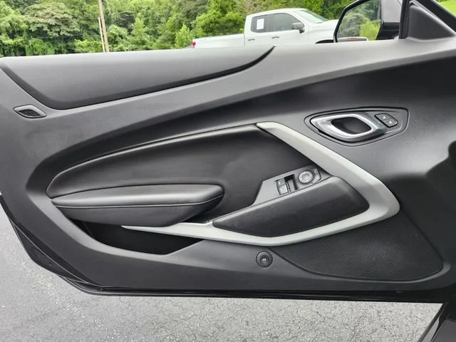 Used 2018 BLACK Chevrolet 1SS image 34