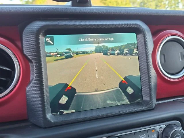 Used 2022 Gray Jeep Rubicon image 26