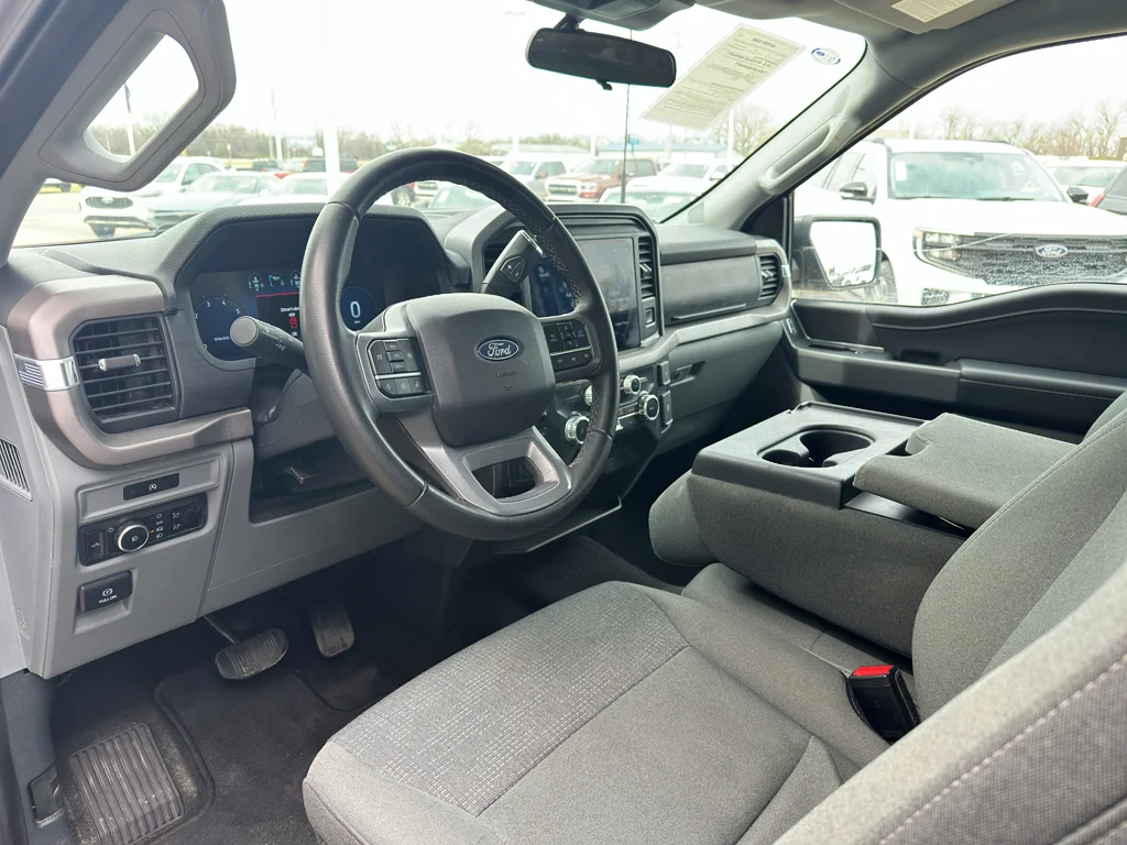 Used 2025 Iconic Silver Metallic Ford XLT image 13
