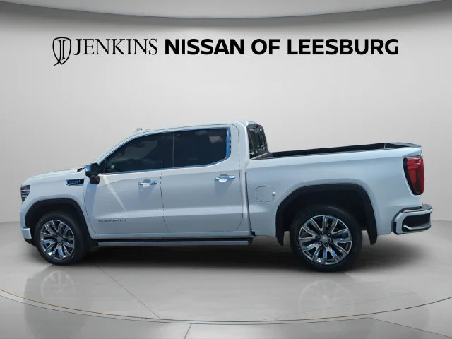 Used 2023 White GMC Denali image 10