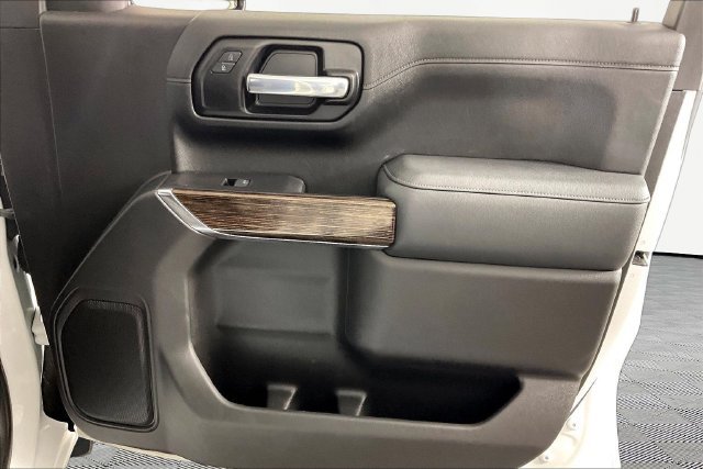 Used 2021 White GMC Elevation image 24