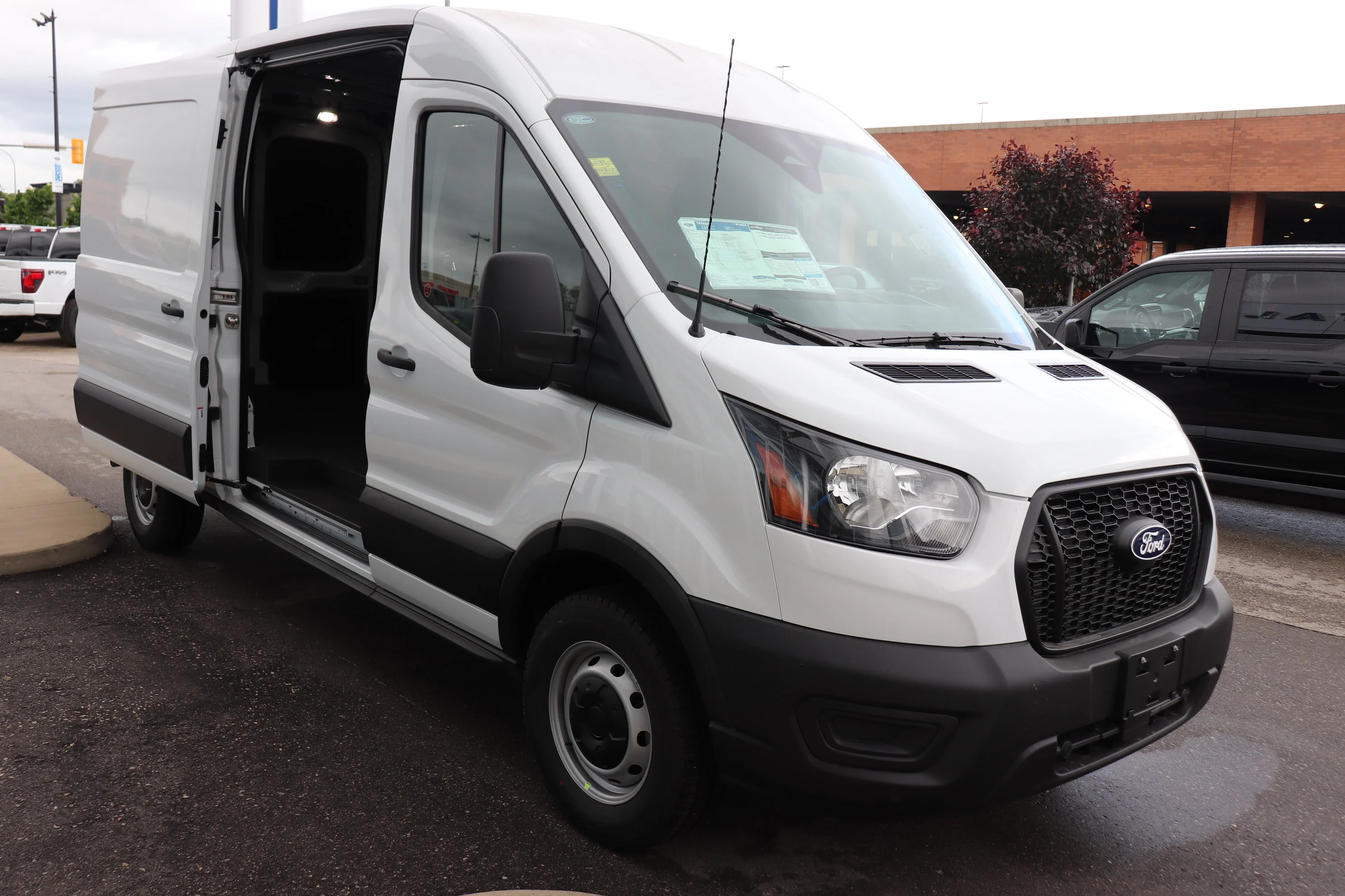 New 2026 OXFORD WHITE Ford  image 4