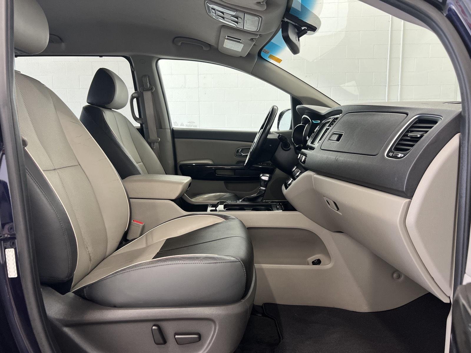 Used 2018 Celestial Blue Kia SX image 27