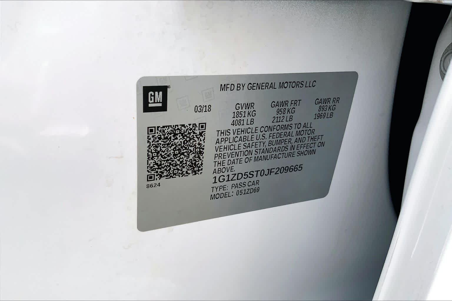 Used 2018 Summit White Chevrolet LT image 36
